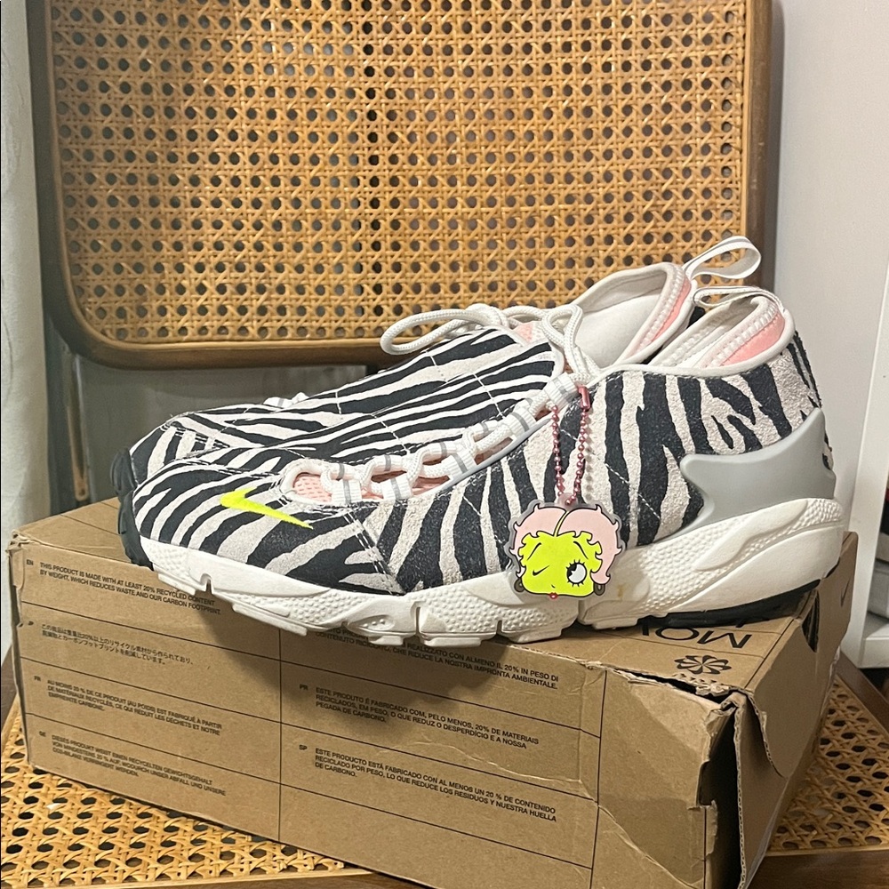 Women's Air Footscape
Nike x Olivia Kim